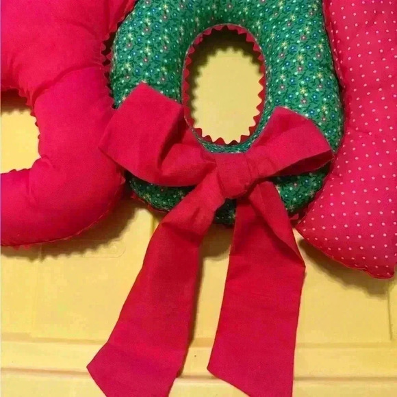 Vintage handcrafted JOY Christmas Hanging Wall Decor Plush with trim - Picture 4 of 6